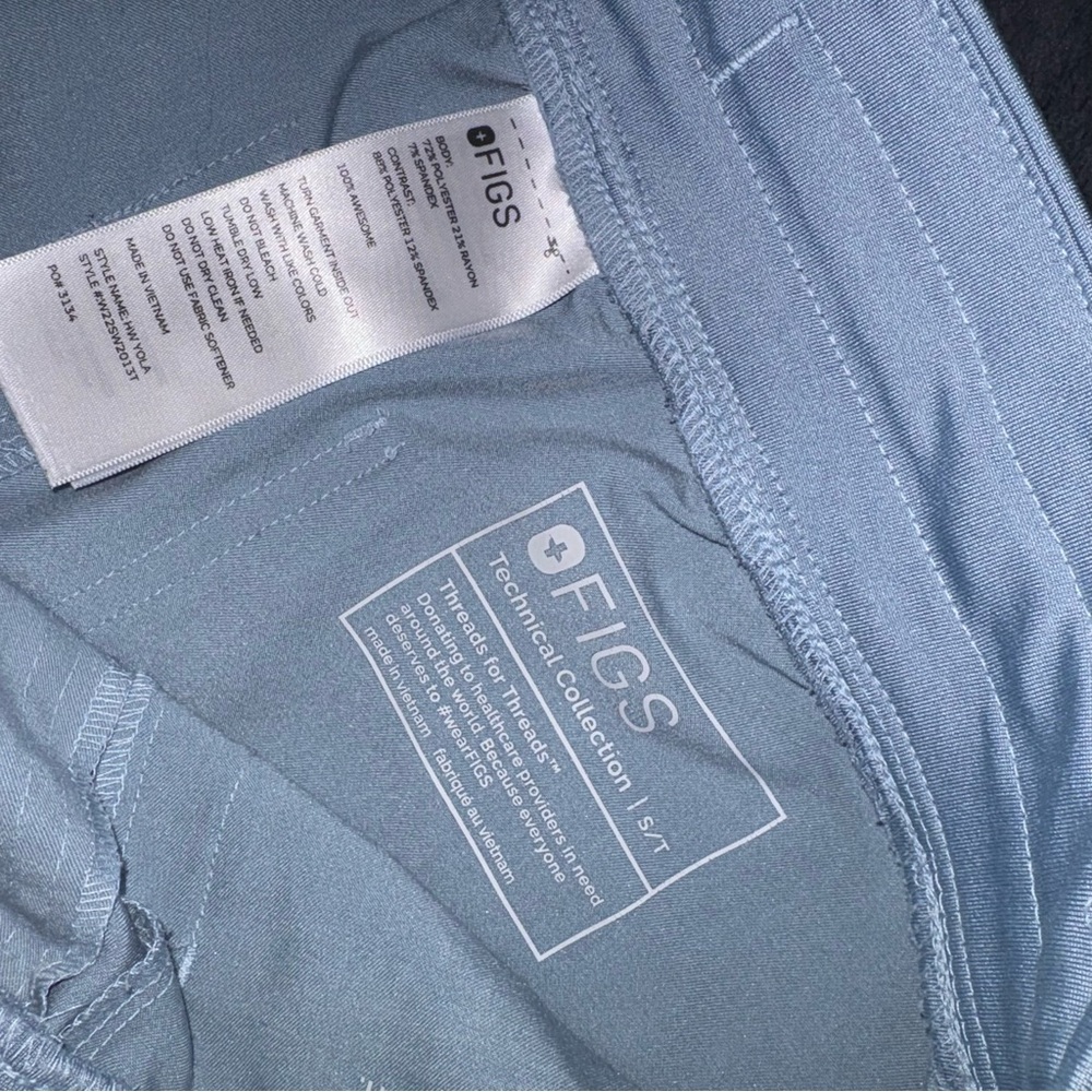 FIGS High Waisted Yola Skinny Scrubs - Picture 4 of 5